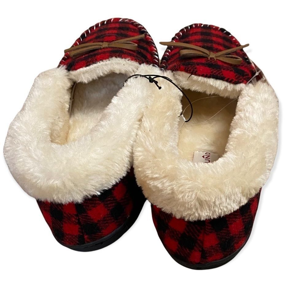 NWT Outbound women’s faux fur lined plaid moccasins size 9 but fit like a si… - Picture 4 of 5